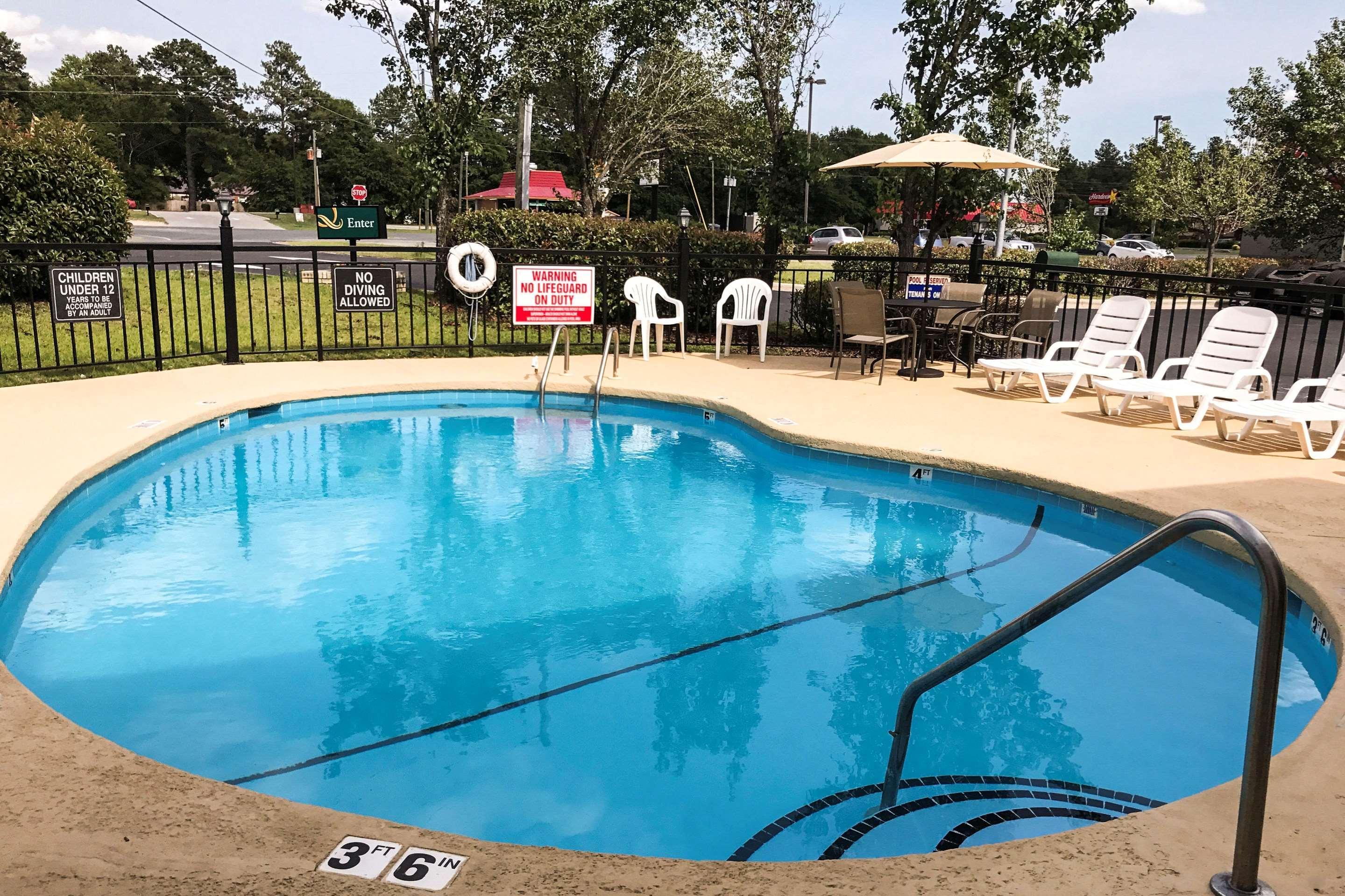 Quality Inn Raeford Exterior photo
