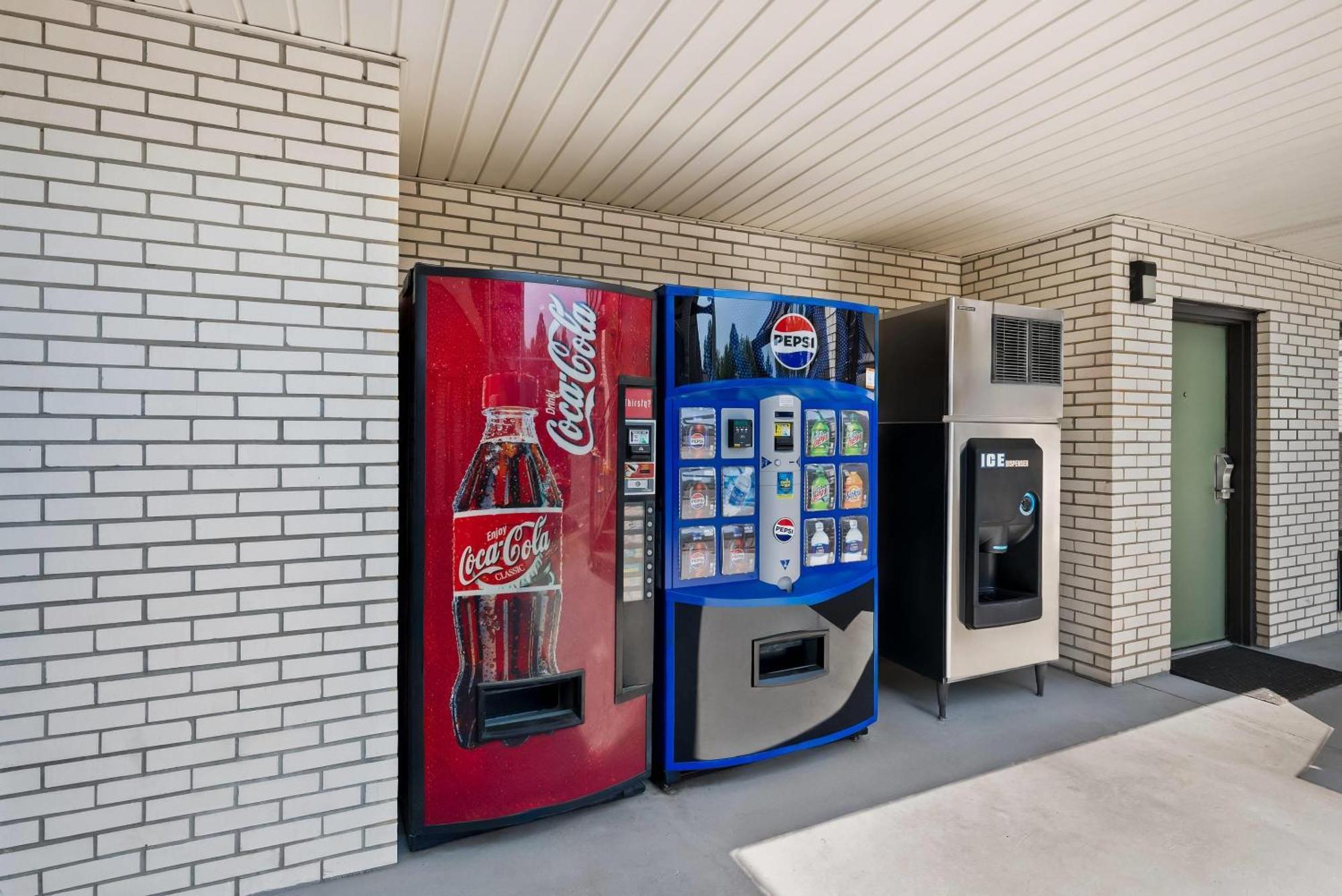 Quality Inn Raeford Exterior photo