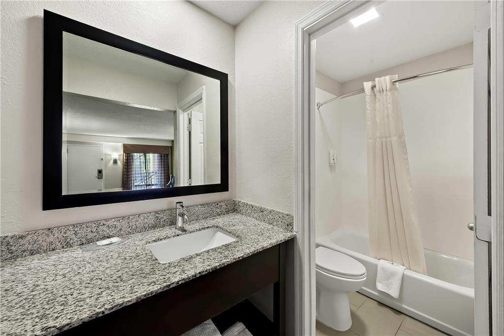 Quality Inn Raeford Room photo