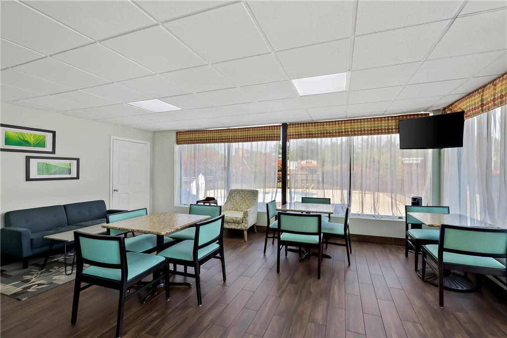 Quality Inn Raeford Restaurant photo